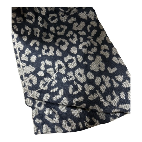 Mark and Graham Black Animal Print Cheetah Print Blanket Style Wrap Fringe Scarf - Picture 2 of 4